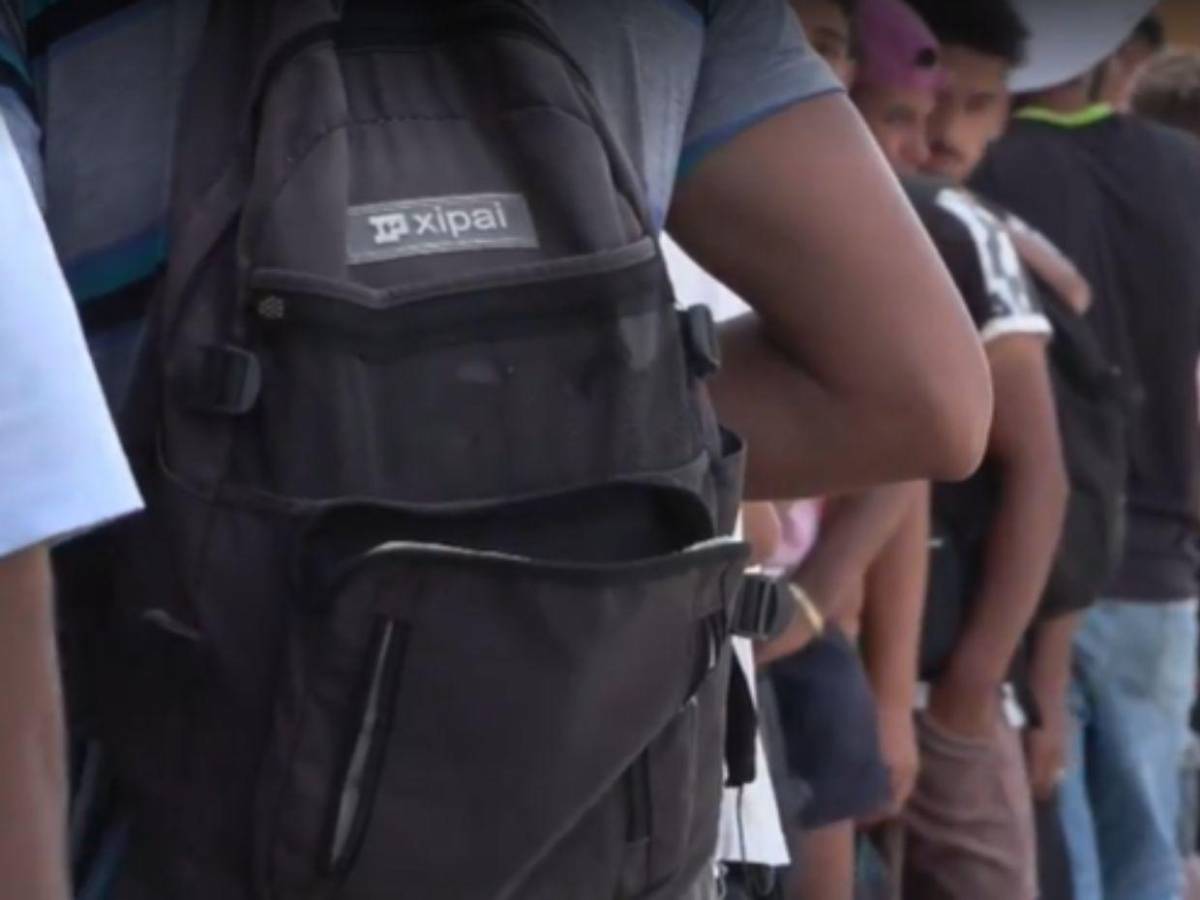 Estamos agotados: Sabah, la mujer que ofrece comidas en la crisis migratoria de Ceuta