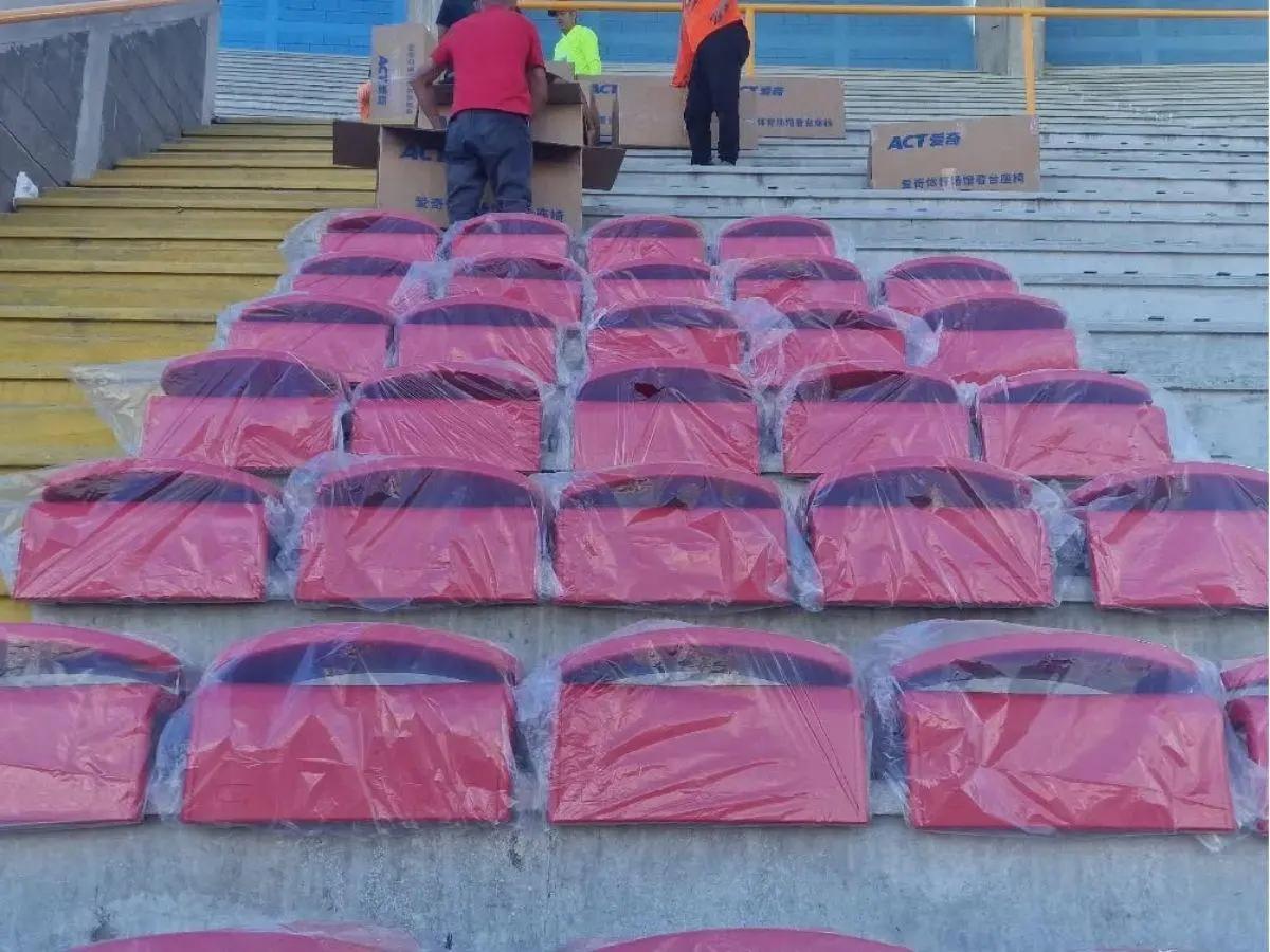 Comienzan a instalar butacas  en el Estadio Nacional de Tegucigalpa