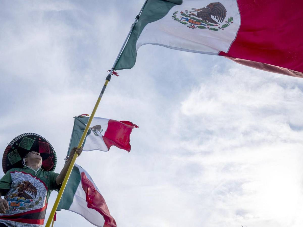 Zócalo desbordado, la mayor plaza pública de México vibra al grito de ¡Viva la independencia!