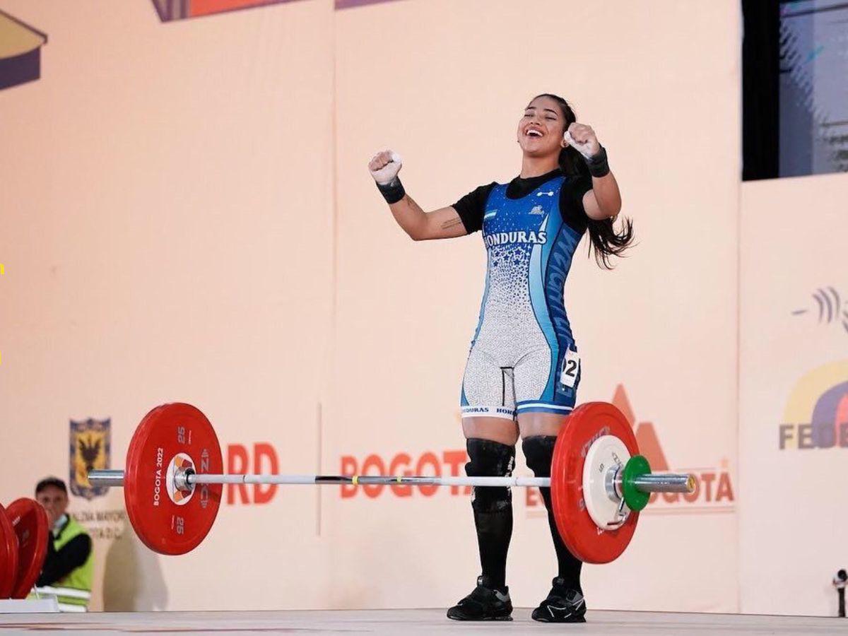 Fue la primera clasificada en su deporte, el levantamiento de pesas.