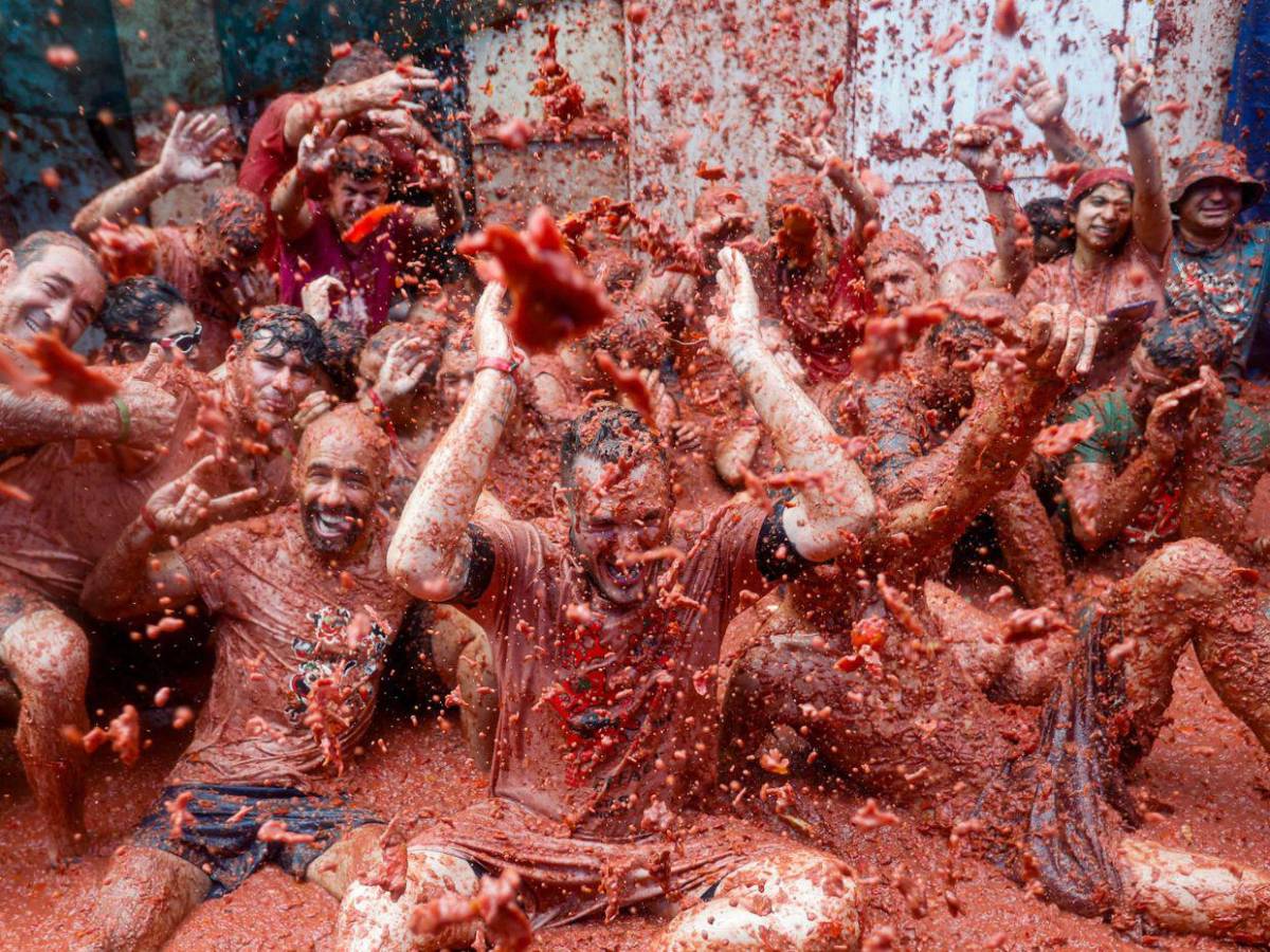 Tomatina 2025: Más de 22 mil personas combaten ​a tomatazos en Buñol
