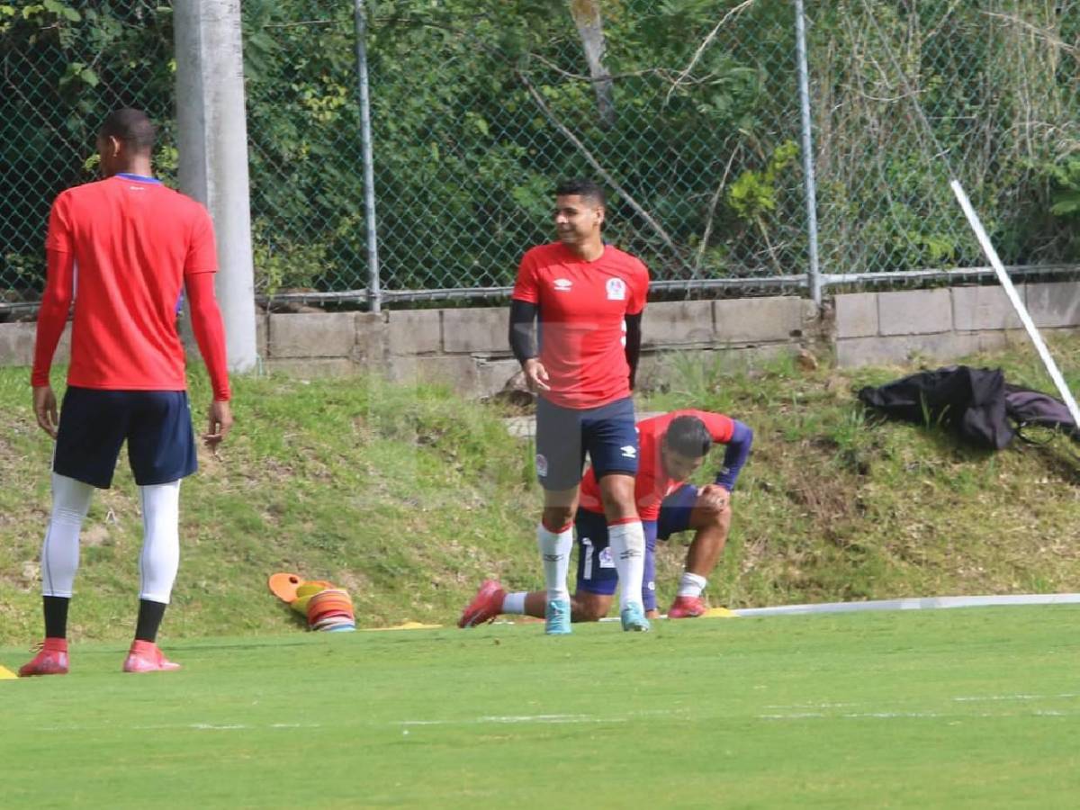 ¿Se va Carlos Pineda? Las sorpresas que dejó el entreno de Olimpia previo a jugar ante UPNFM