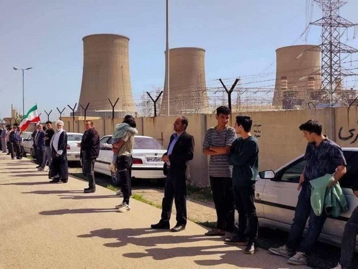 Hasta niños forman cadenas humanas ante amenaza de Trump: morirá toda una civilización