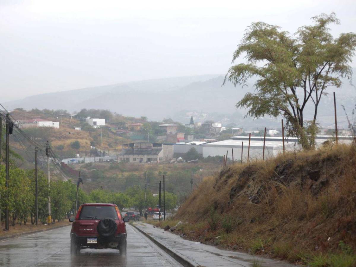 Las imágenes que dejó la tormenta registrada este viernes sobre Tegucigalpa y Comayagüela