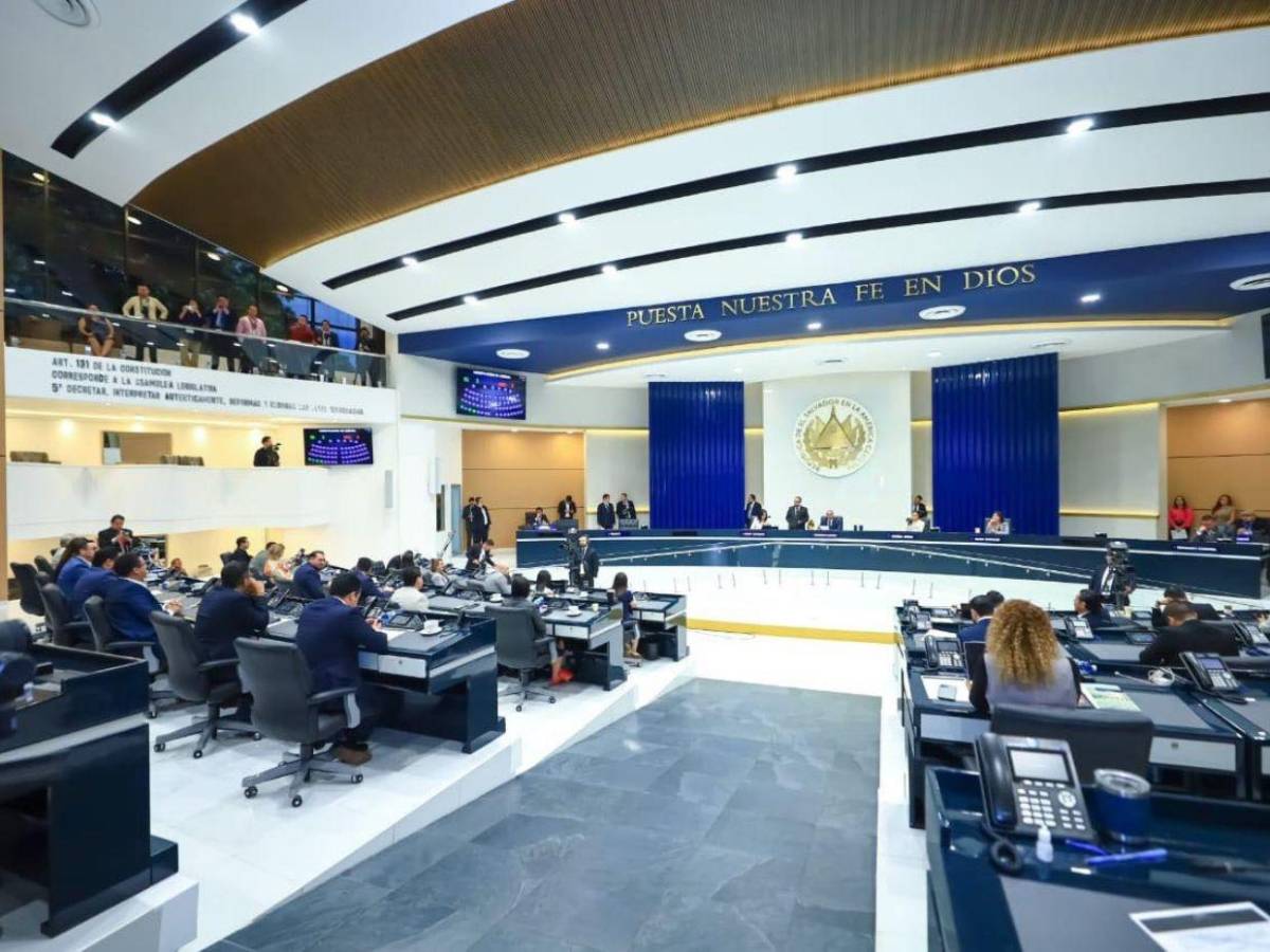 ¿De qué se trata la Ley Quincena 25 que se aprobó en El Salvador?