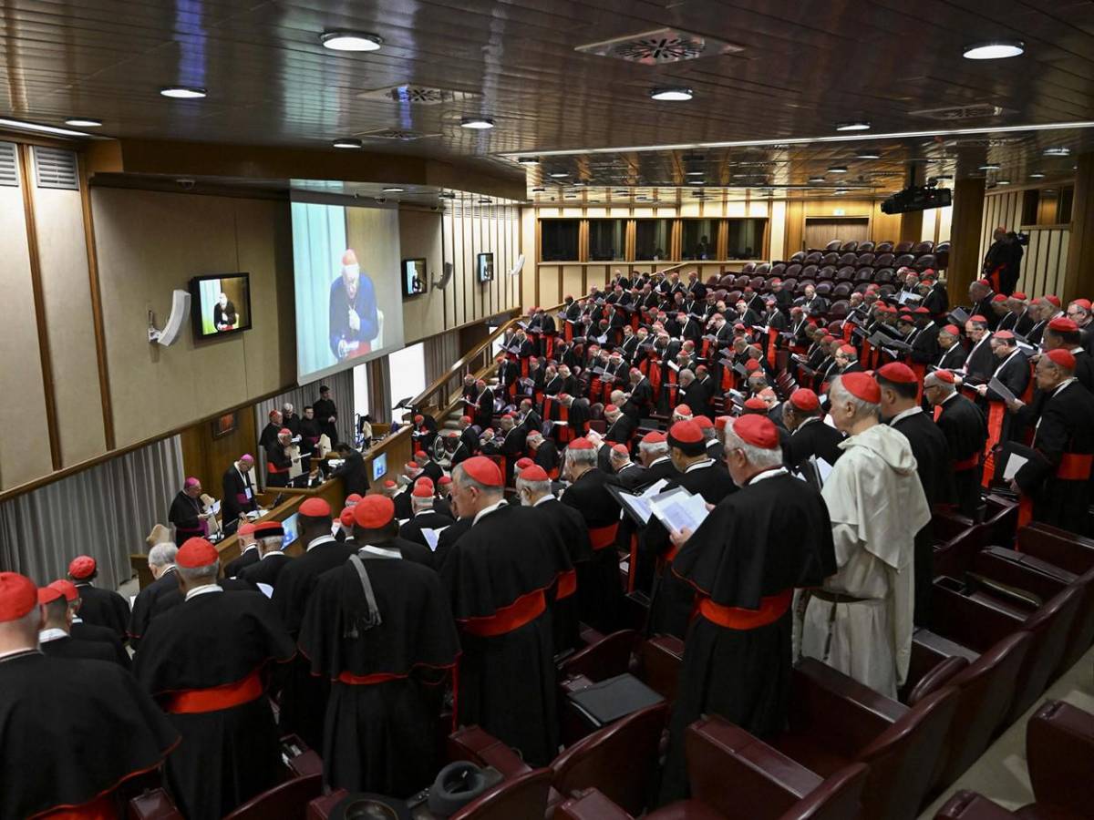 Del camarlengo a la voz que dirá 'Habemus papam': ¿Quién es quién en el Cónclave?