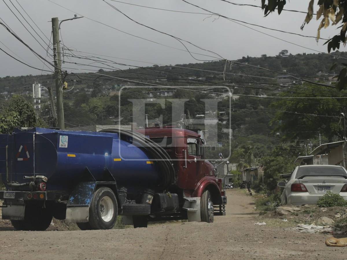 Alto precio del agua en cisternas ahoga a familias más pobres de la capital