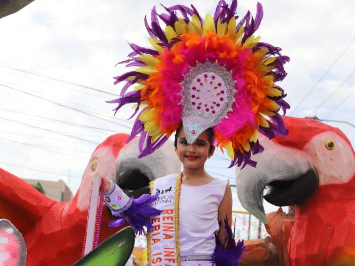 Color, alegría y belleza en el Carnaval Internacional de La Ceiba 2025