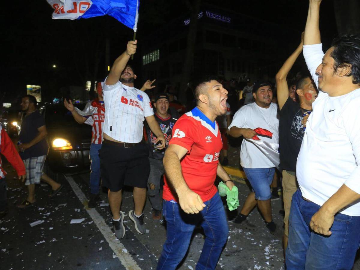 ¡Algarabía! Olimpistas celebran en las calles de San Pedro Sula la copa 39