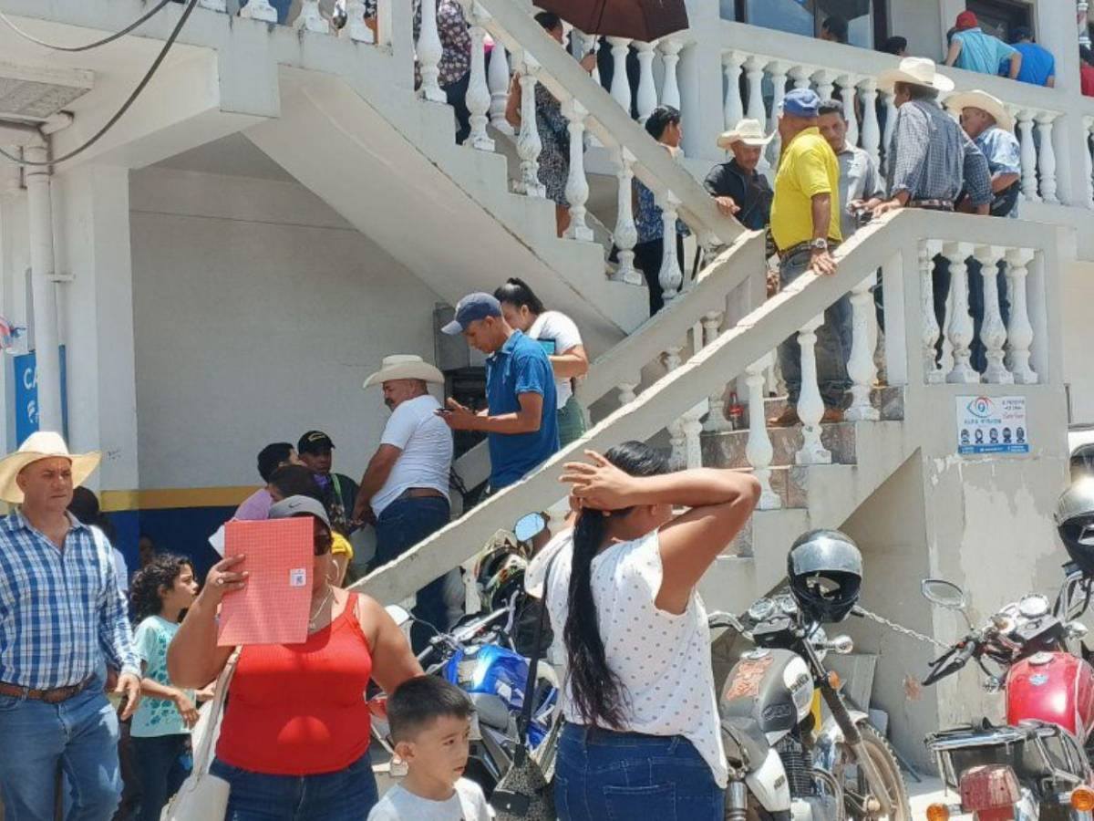 Inversionistas de Koriun en Copán pasan horas sin respuesta ni reembolso