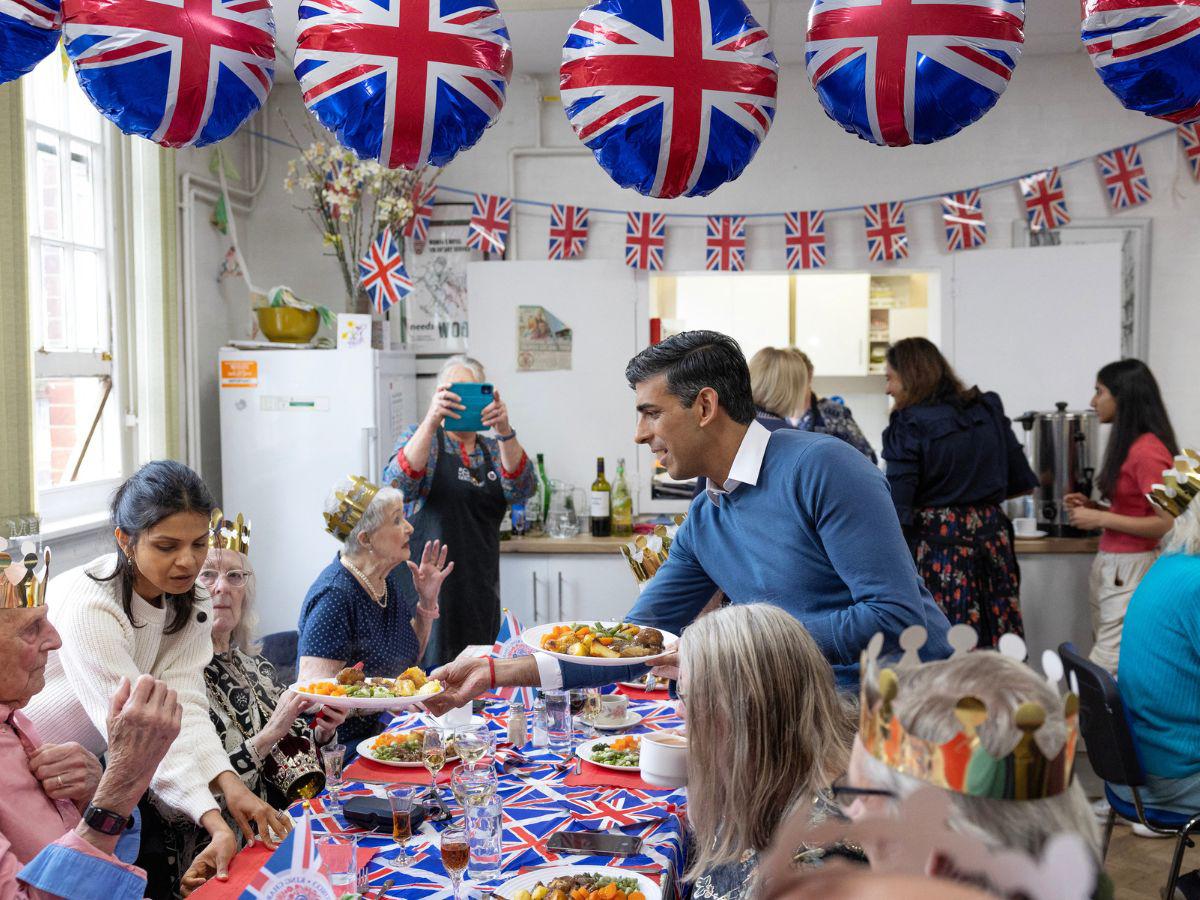 Con jornada de voluntariado Carlos III cierra festejos de su coronación