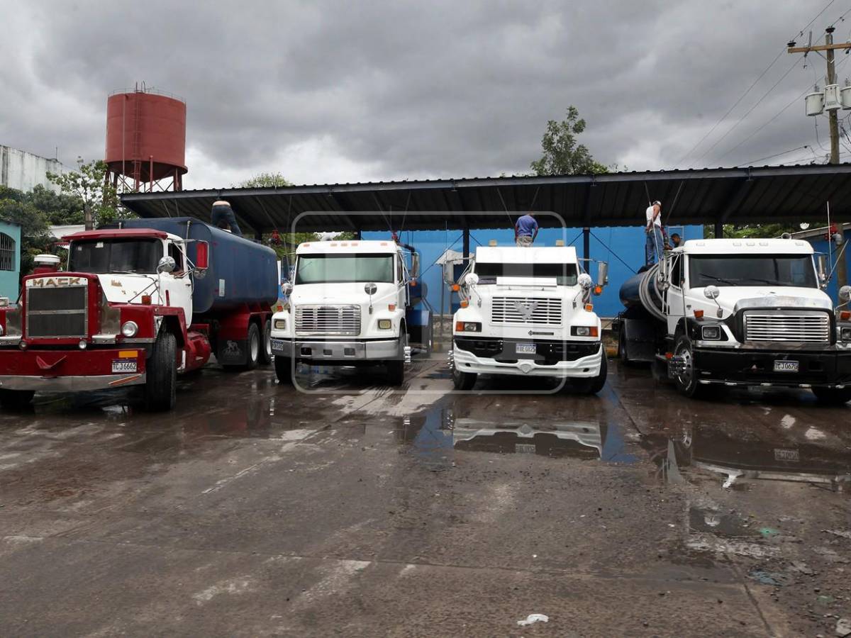 Alto precio del agua en cisternas ahoga a familias más pobres de la capital