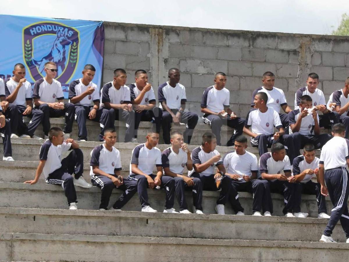 Linda chica sorprende, lo que hizo el Ministro de Seguridad e histórica llegada de Motagua a La Paz