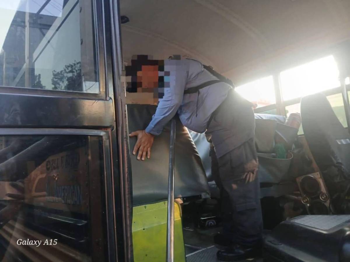 Decomisan arma de fuego en bus que transportaba a aficionados del Motagua al Nacional