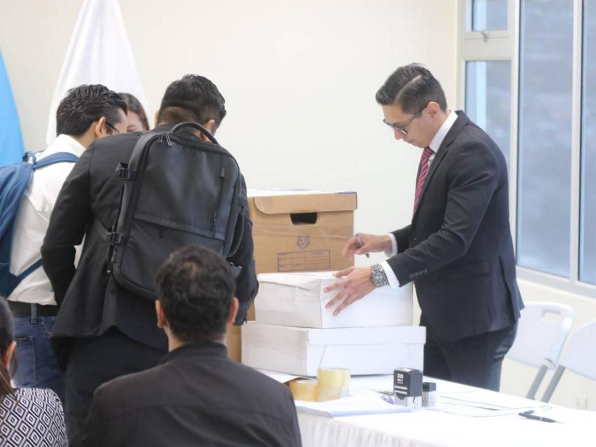 Siete empresas entregan al CNE sus ofertas para licitar por el TREP