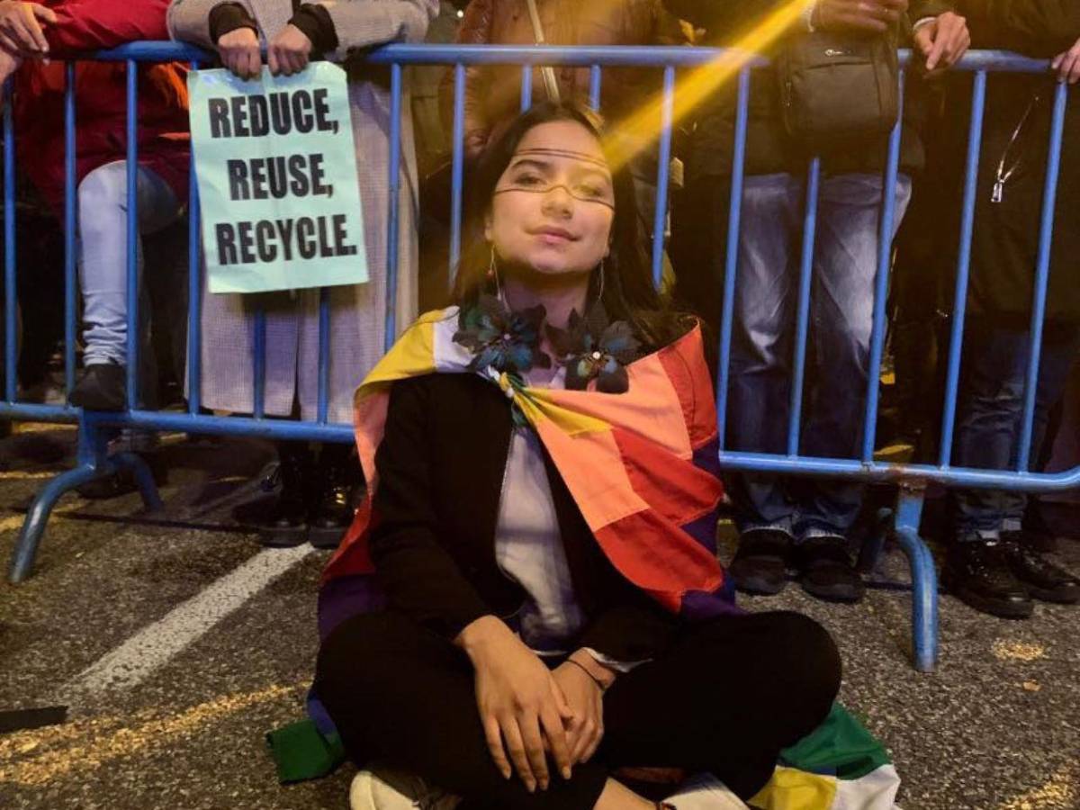 ¿Quién es Helena Gualinga, la activista ecuatoriana que conquistó a Shawn Mendes?