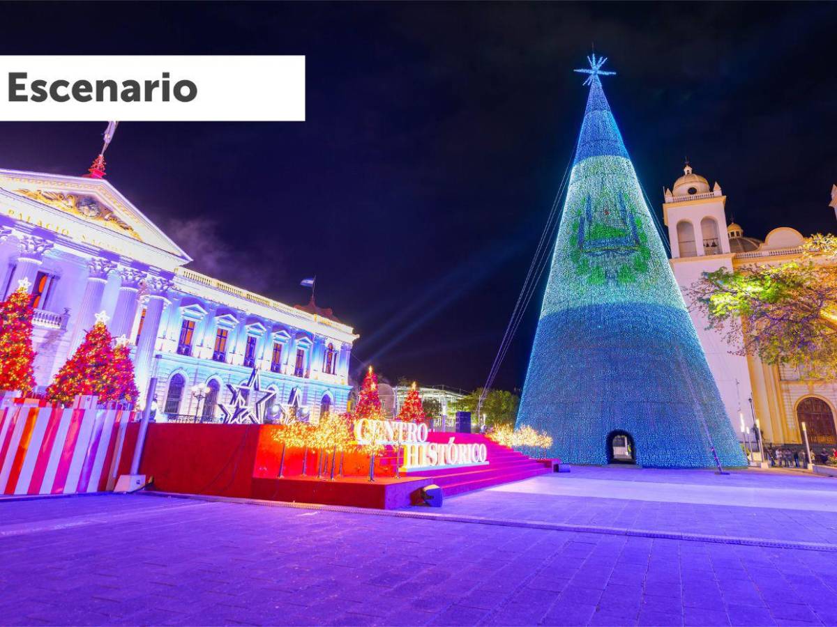 El Salvador enciende su Villa Navideña con el árbol más grande de la región