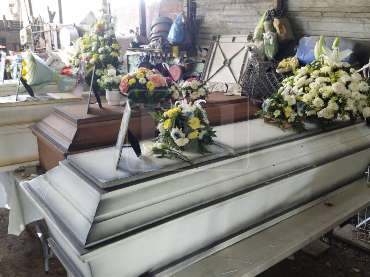 Un ataúd junto al otro: velan cuerpos de los cinco hermanos víctimas de incendio en SPS