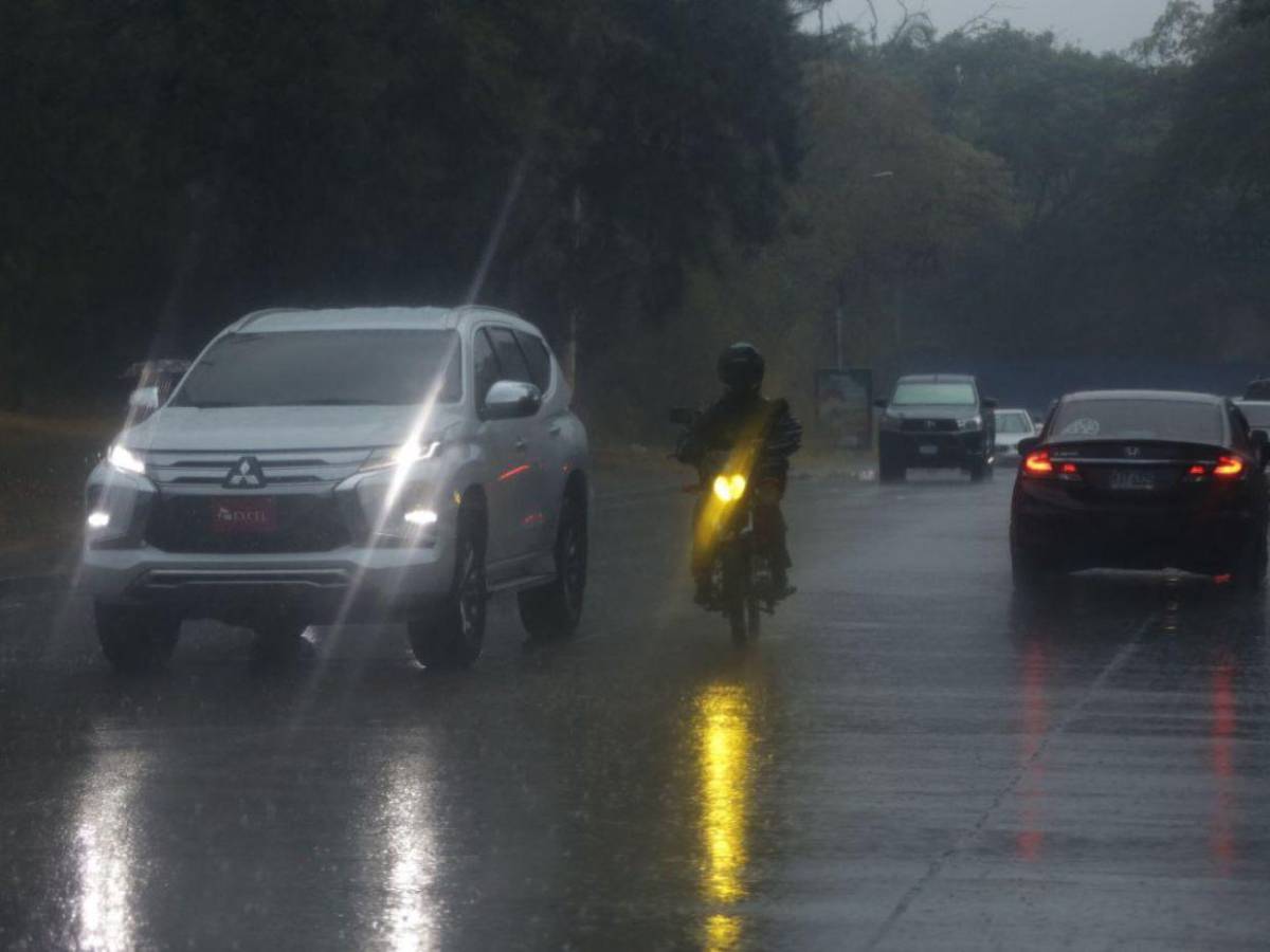 Las imágenes que dejó la tormenta registrada este viernes sobre Tegucigalpa y Comayagüela
