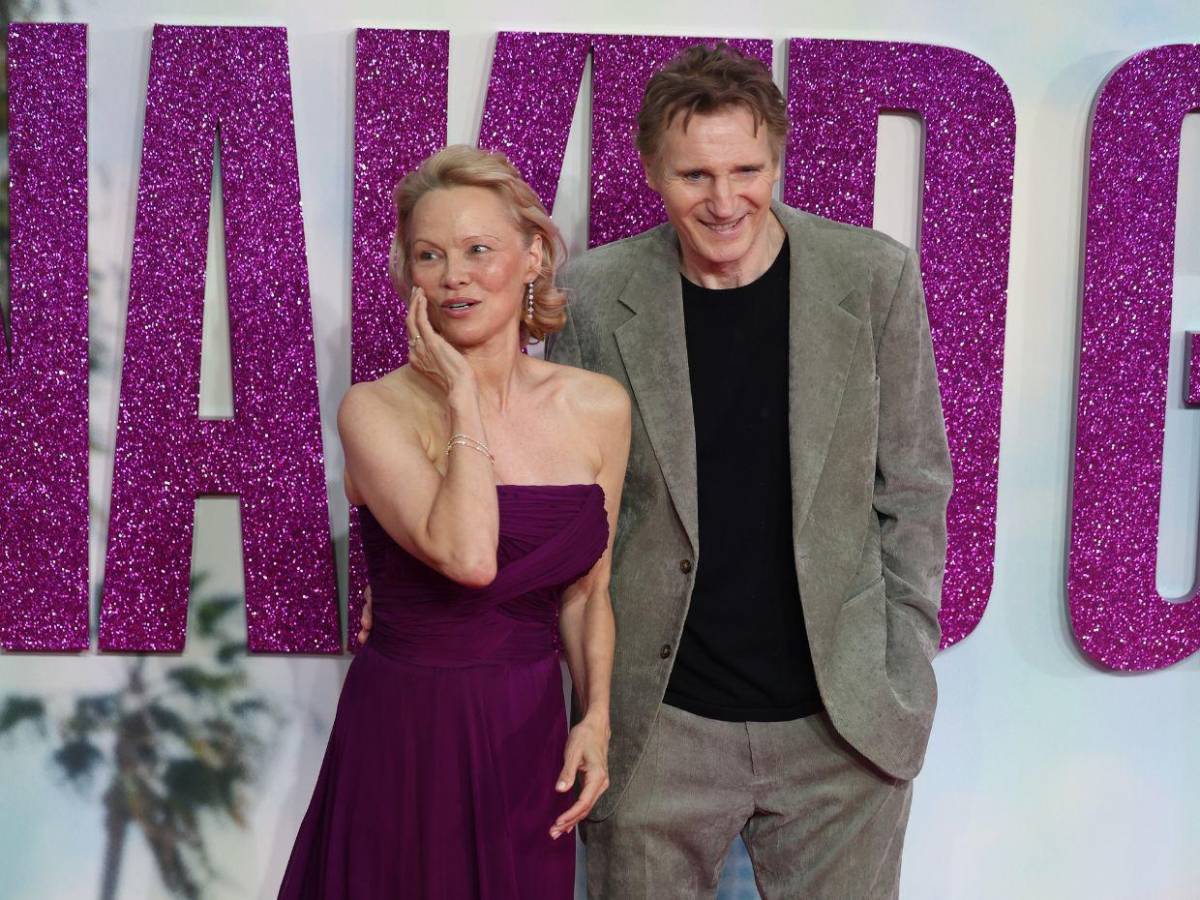 ¿Amor o publicidad? Lo que se sabe del romance entre Liam Neeson y Pamela Anderson