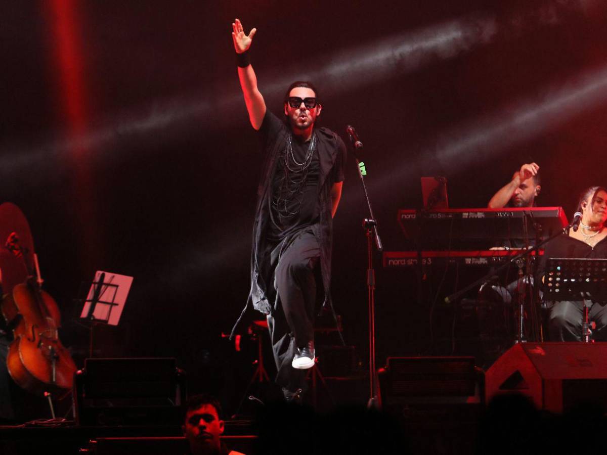 Las mejores imágenes del concierto Acústico de Beto Cuevas