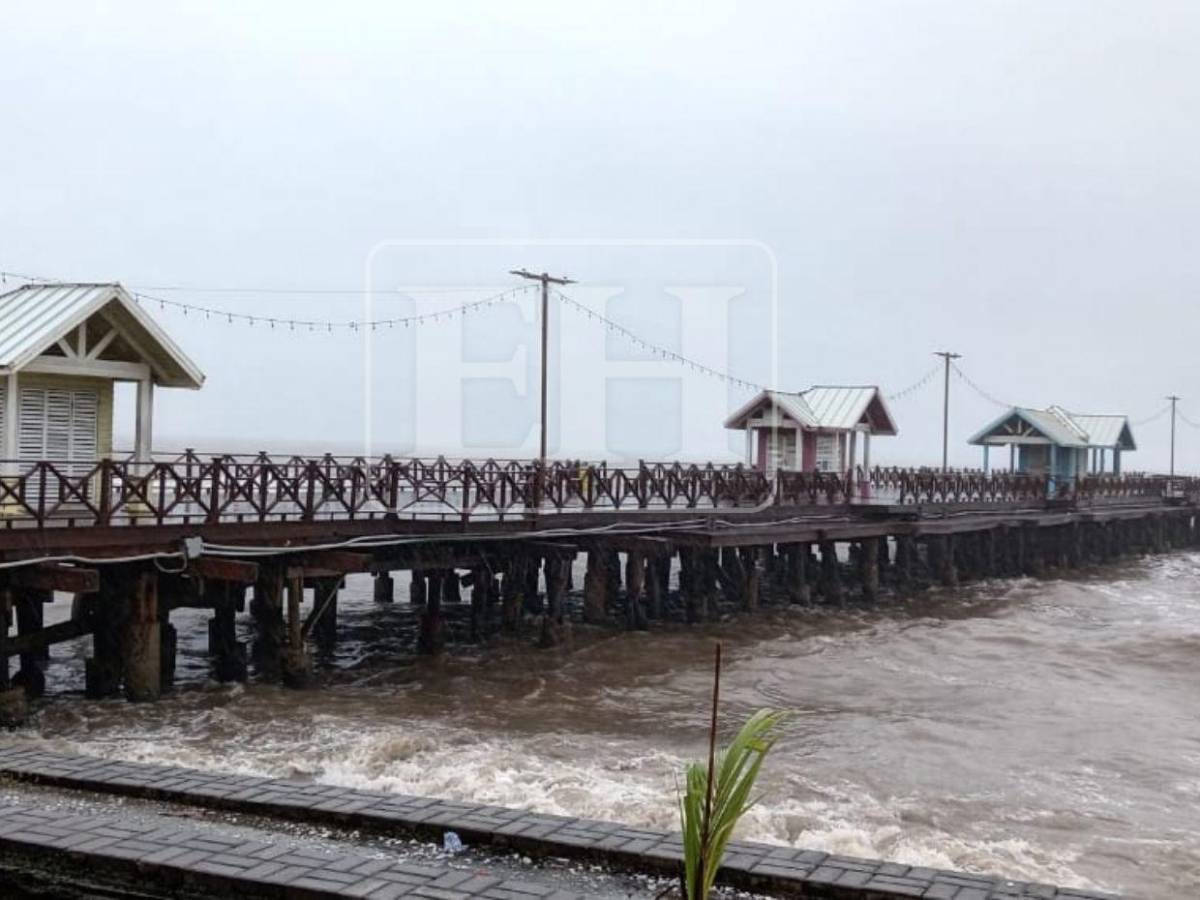 Río Leán se desborda y provoca inundaciones y damnificados en Atlántida