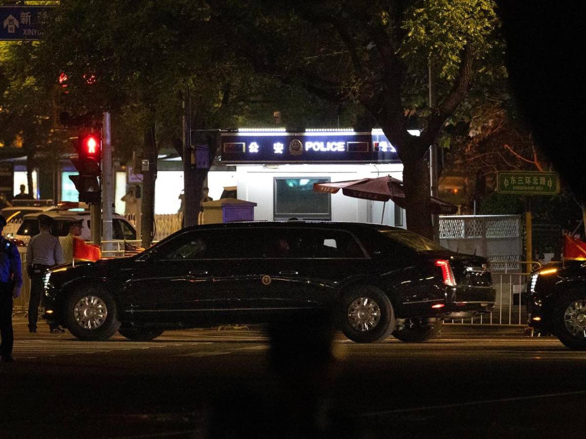 Expectativa en calles de Pekín ante histórica visita de Trump en medio de tensiones con China