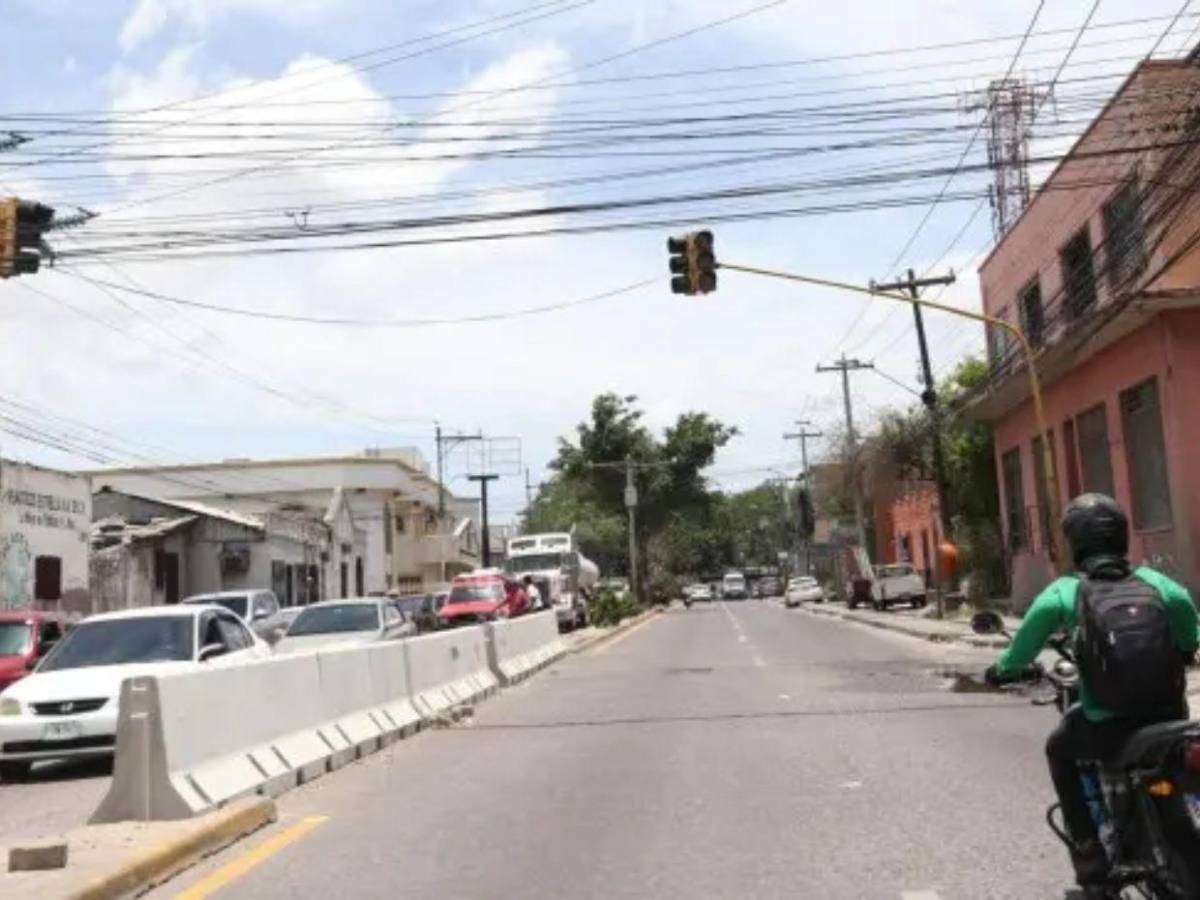La capital tendrá semáforos inteligentes en 55 intersecciones a finales de 2026