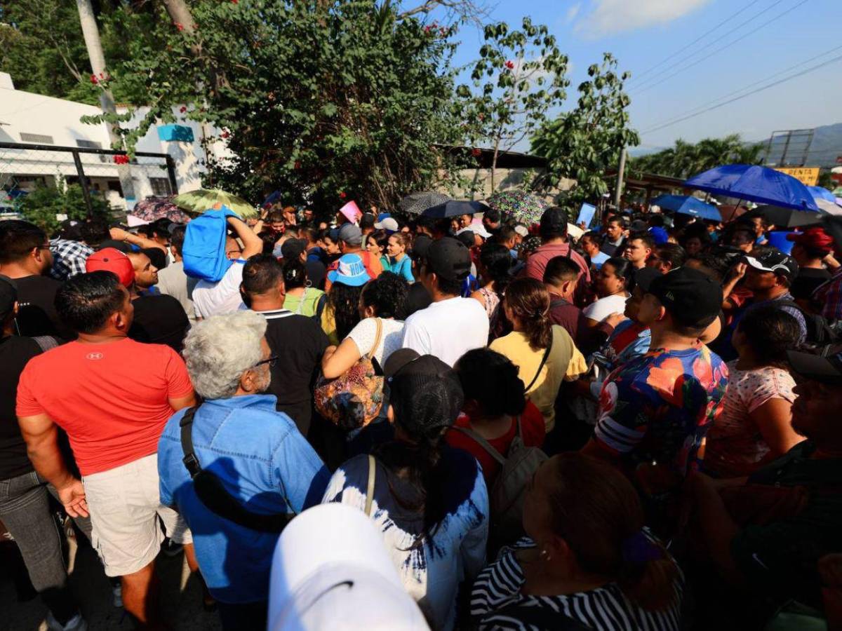 ¡Liberen cuentas! Piden usuarios de Koriun al MP en marcha para exigir su dinero