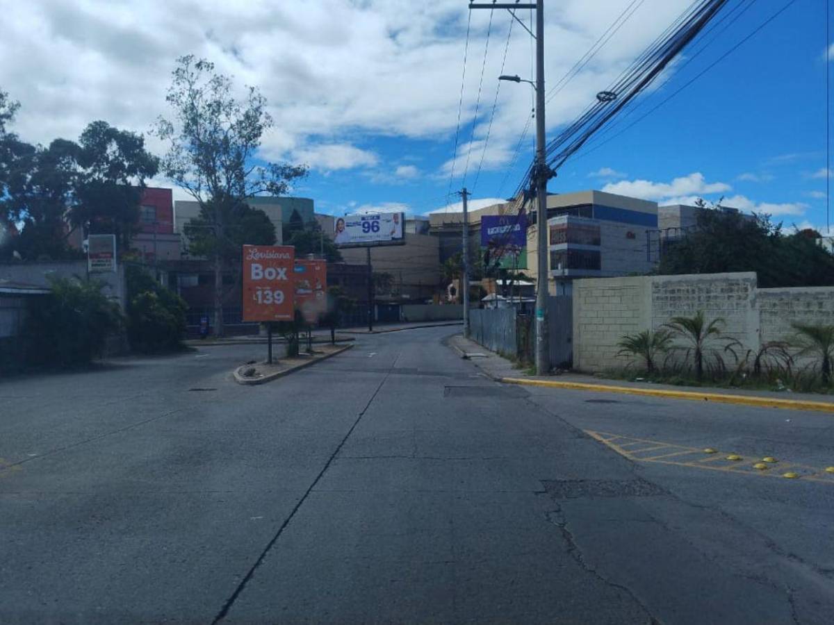 Bulevares libres y negocios cerrados: así amanece la capital este 1 de enero