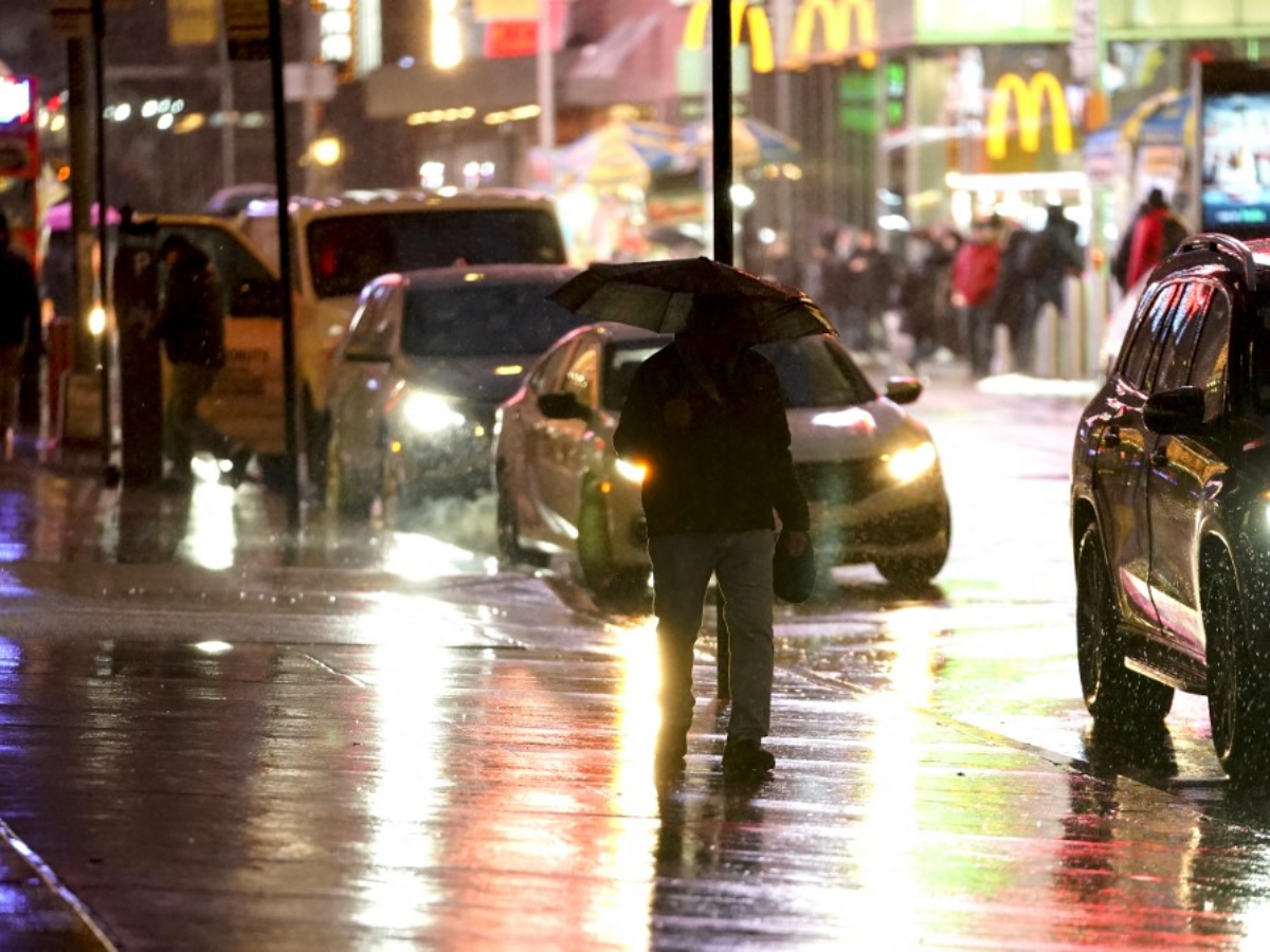 Fuerte tormenta golpea EUA y deja a miles de personas sin electricidad