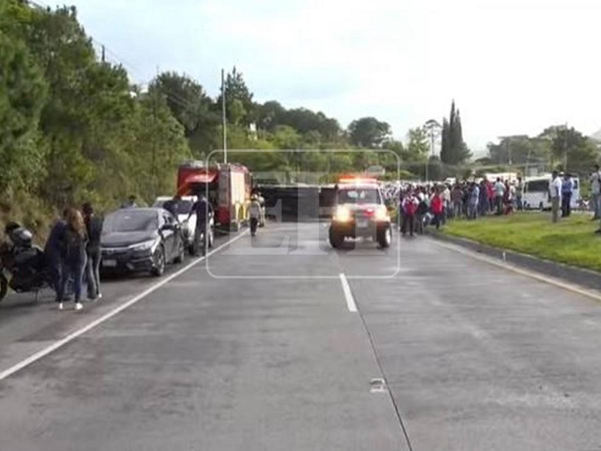 Sin paso a la capital: largas filas en  la CA-5 tras accidente en El Durazno