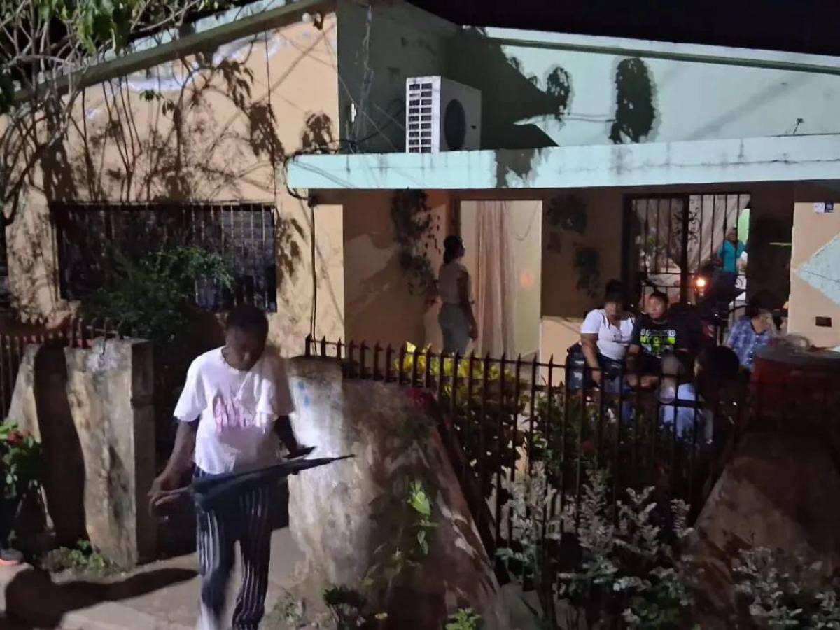 Dan último adiós a madre que envenenó a sus tres hijos y se quitó la vida en RD