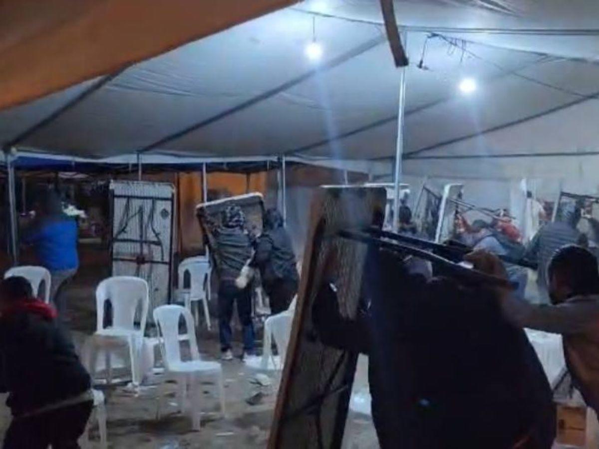 No puede caminar: Violentos disturbios en el Infop dejan varios heridos de gravedad