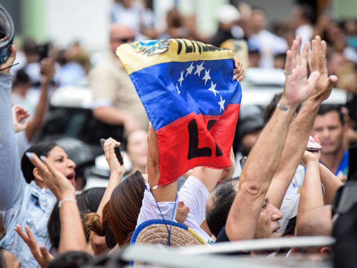 “Estoy aquí. Con ustedes”: Así fue recibida María Corina Machado en Venezuela tras diez meses fuera