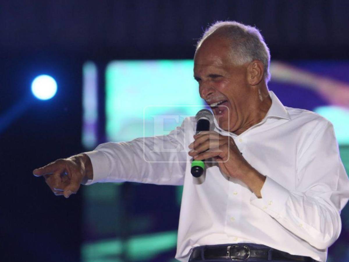 Nasry Asfura cierra campaña arropado por su familia y una marea de simpatizantes nacionalistas