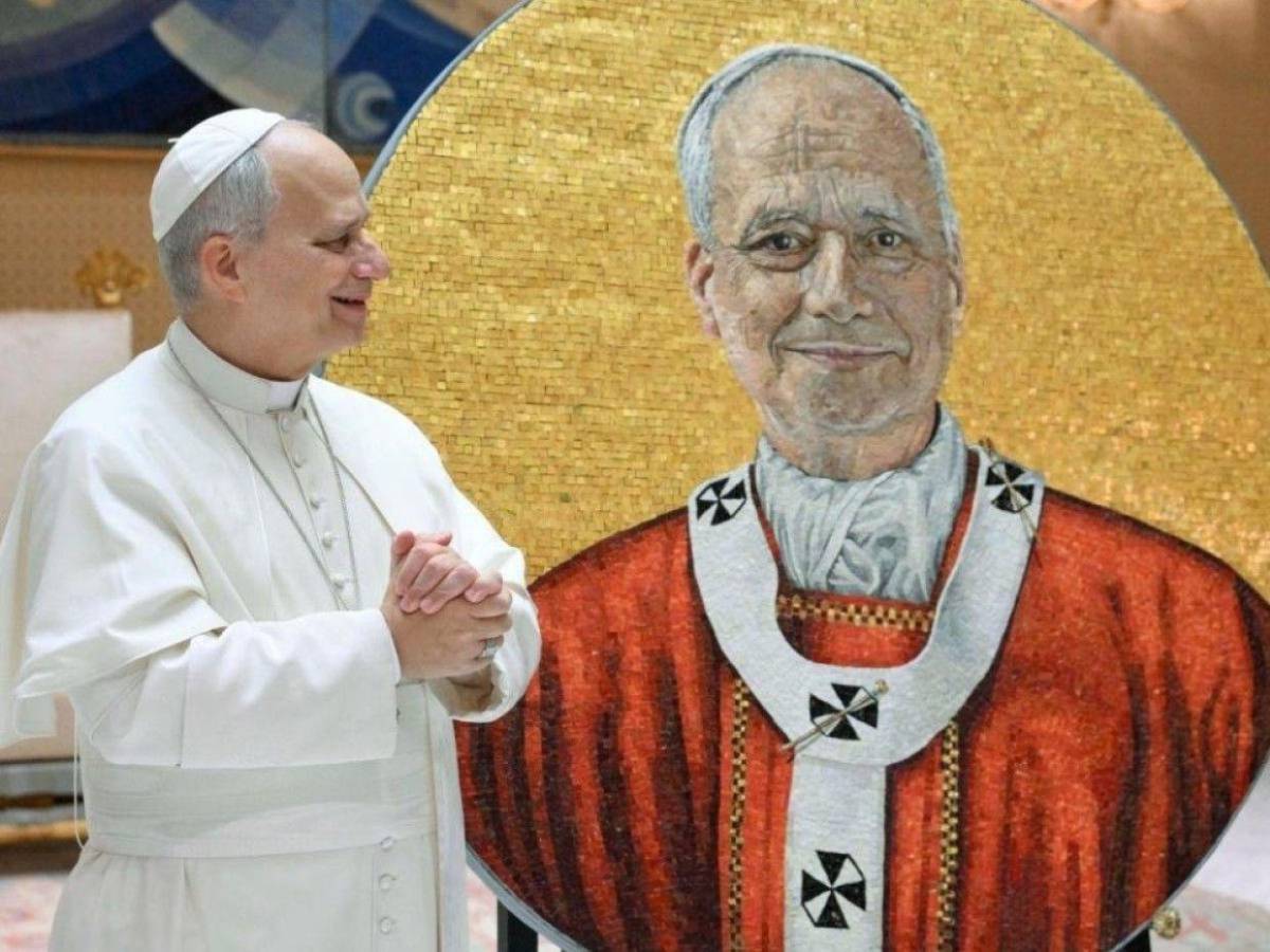 Papa León XIV ya tiene su mosaico: así es el retrato eterno en el Vaticano