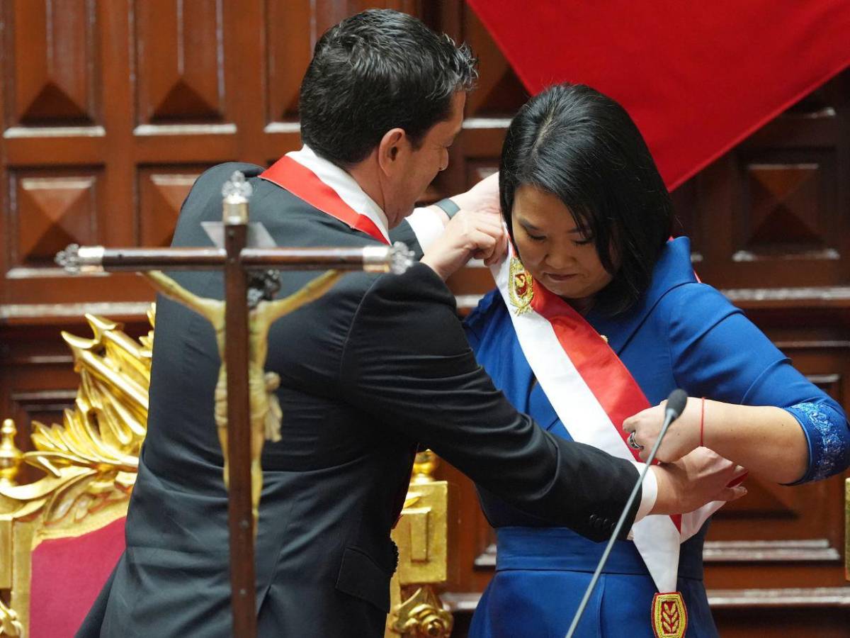 El fujimorismo vuelve al poder: Keiko Fujimori jura como primera presidenta de Perú