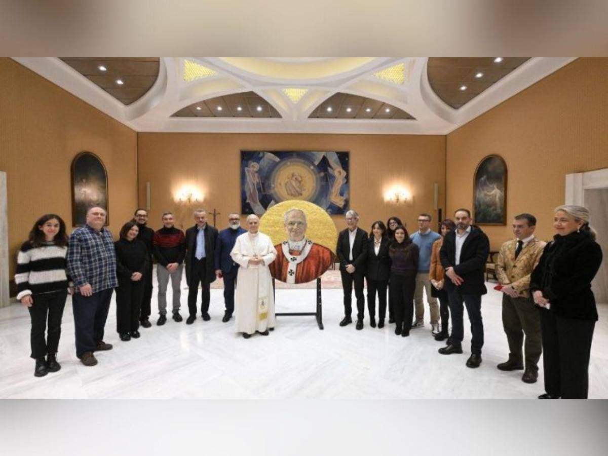 Papa León XIV ya tiene su mosaico: así es el retrato eterno en el Vaticano