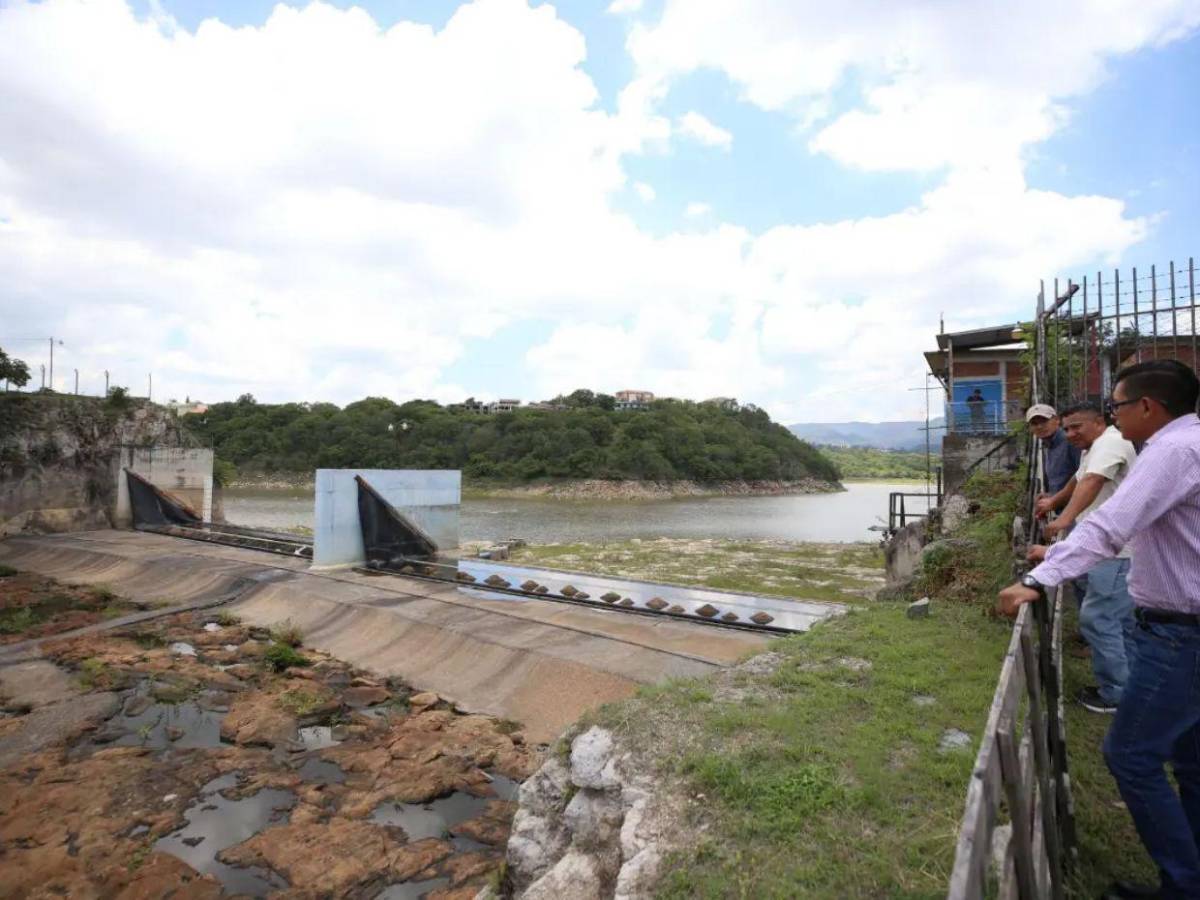 Agua cada nueve días: canícula y El Niño agravan la crisis en la capital