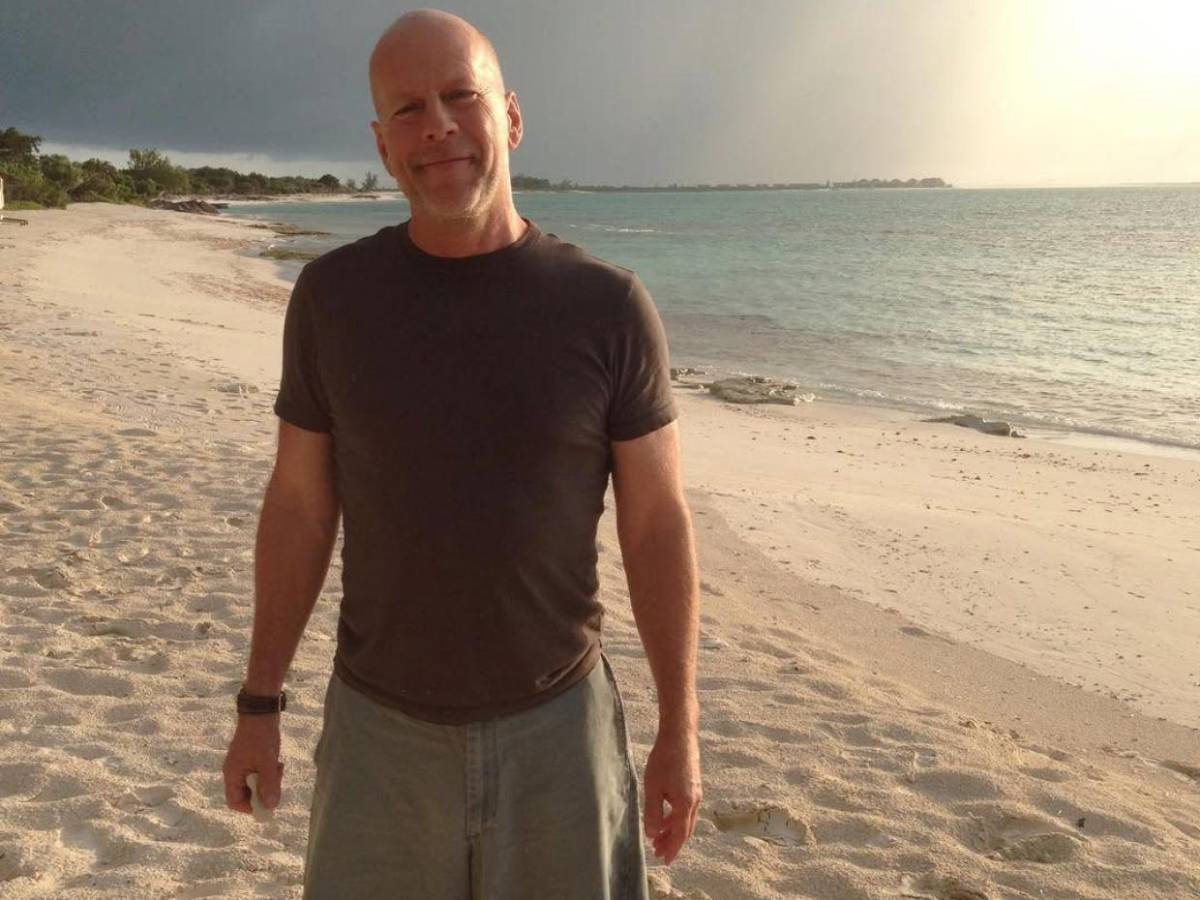 Bruce Willis fue trasladado a  una casa de cuidados, pero se mantiene muy activo