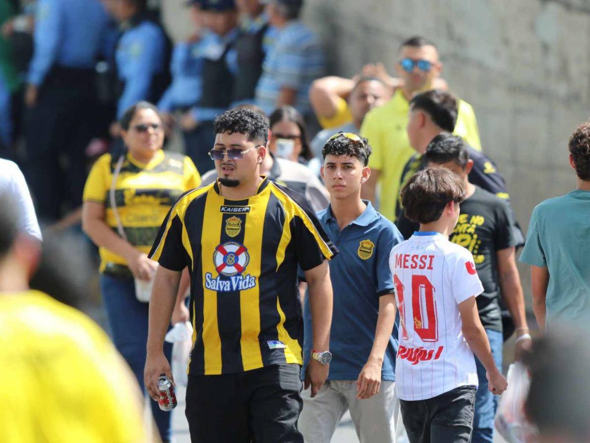 La furia aurinegra llega al Estadio Nacional para la final Olimpia vs Real España