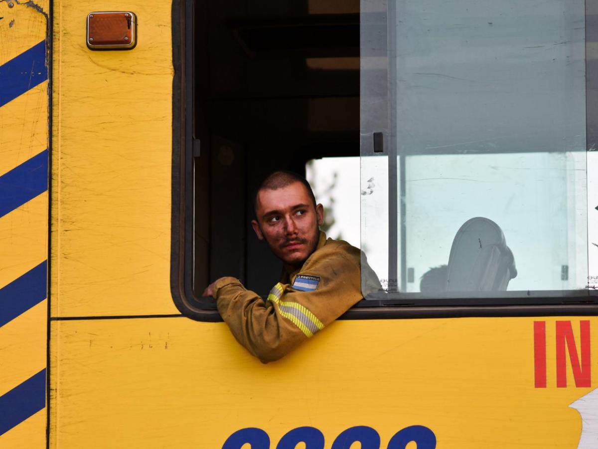 Imágenes de la Patagonia: el fuego arrasa 45,000 hectáreas y amenaza residencias