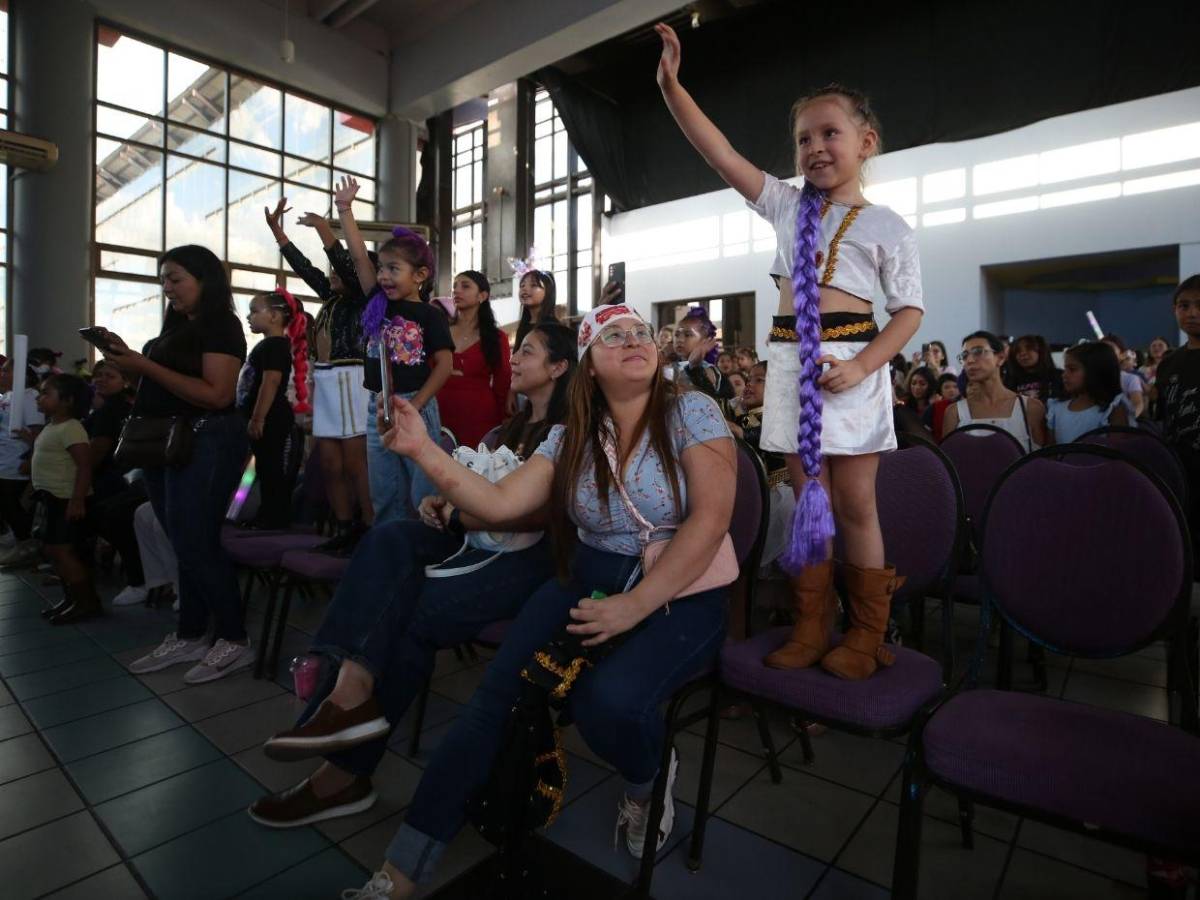 Entre trenzas moradas y moñitos: Así fue el show de las Guerreras K-Pop en Tegucigalpa