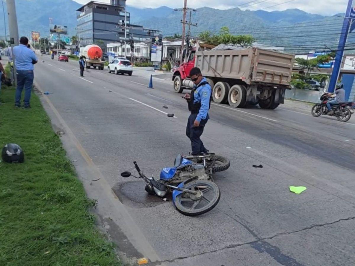 Iba con su padre en una moto y una rastra le pasó por encima: Roxana Mendoza murió en SPS