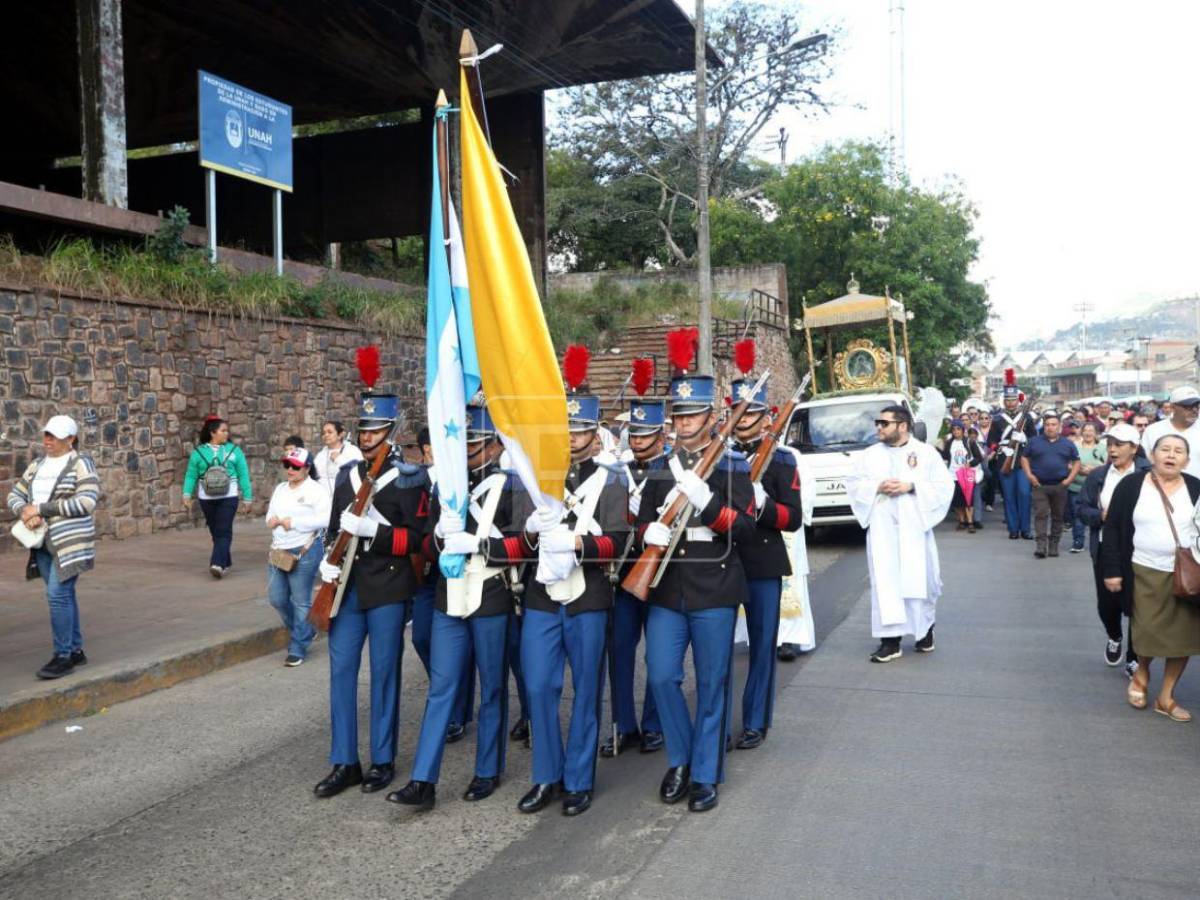Así se lleva a cabo la peregrinación de la Vigen de Suyapa en la capital