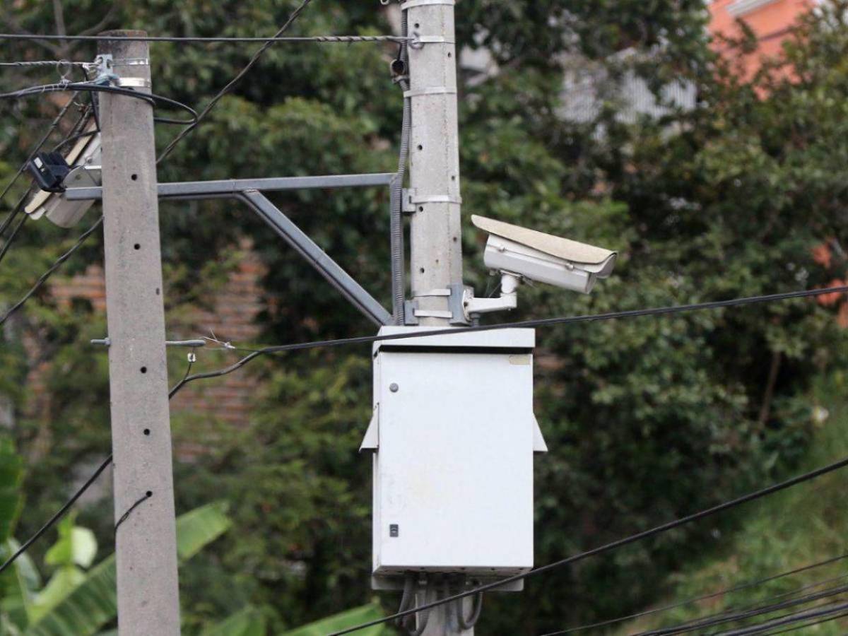 Cuadro a cuadro: Así fue como sujetos dañaron cámaras del 911 en Sipile; uno fue capturado