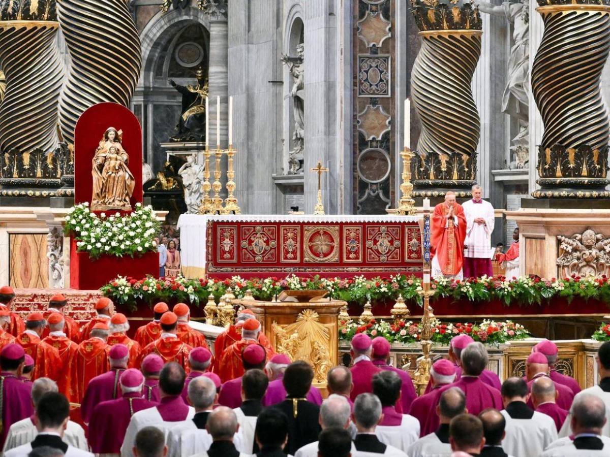Los tres peores papas en la historia: uno desenterró a su antecesor y lo juzgó