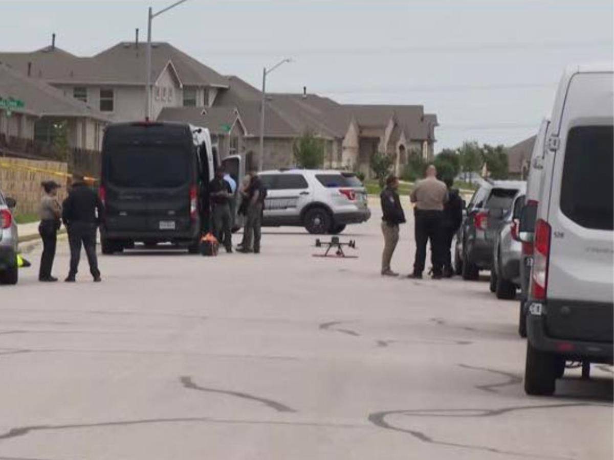 Masacre en Texas: joven de 27 años mató a sus padres y a su hermano mayor