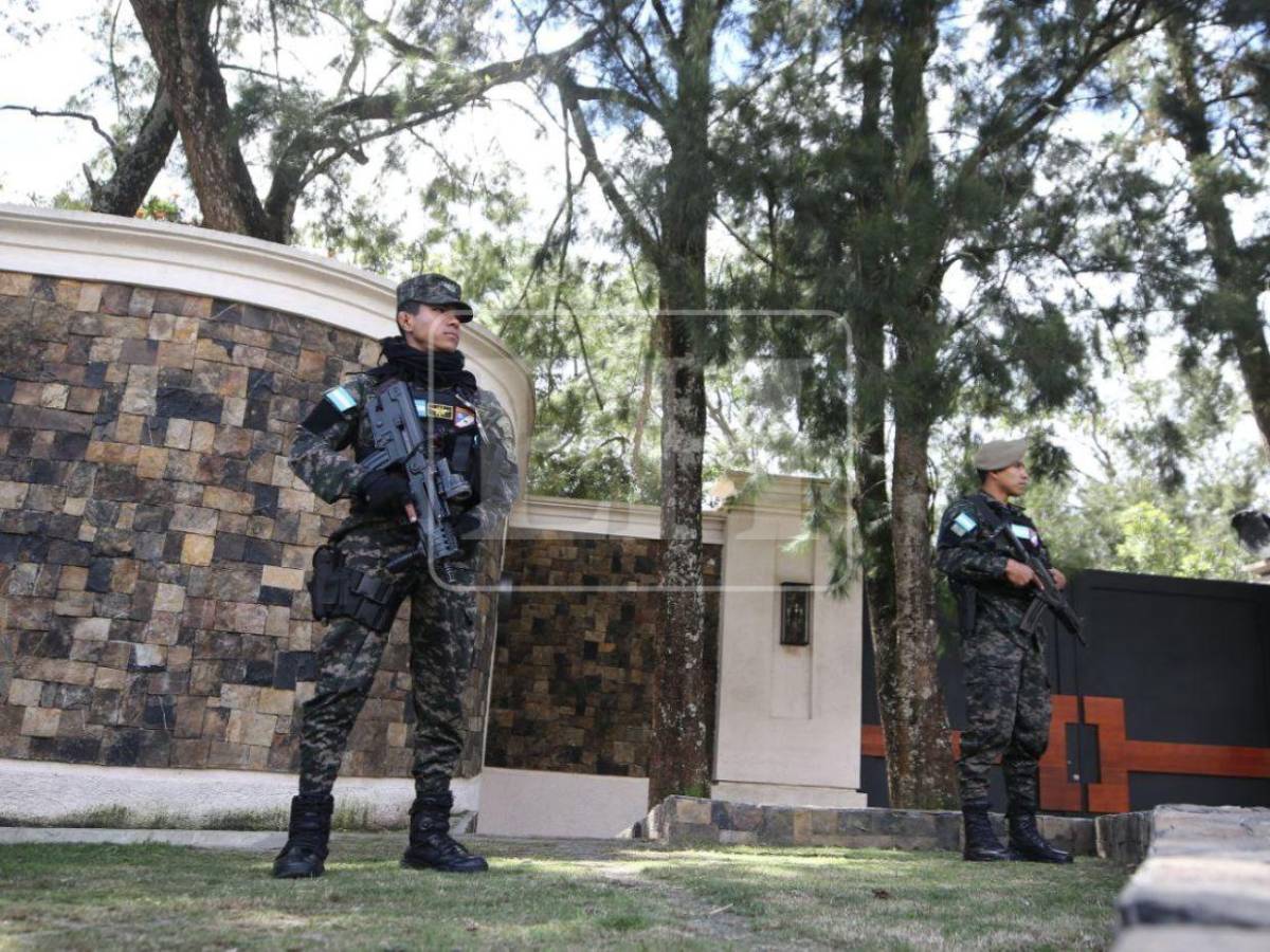 Guardia de Honor Presidencial custodia la residencia del presidente electo Nasry Asfura